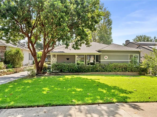 1956 N Roosevelt Ave, Altadena, CA 91001