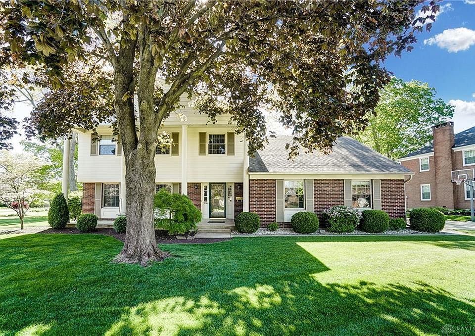1st image of 206 Laurel Oak Dr
