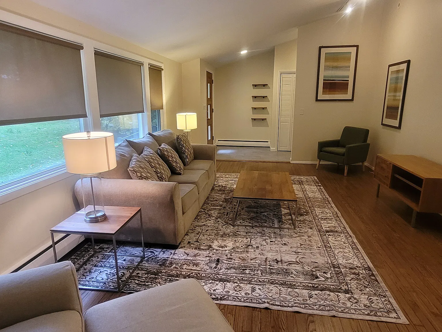 3 bed, 2466 sqft, $1,100 — Photo 3