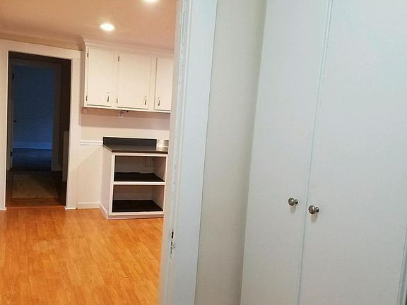 5th image of 416 Church St
