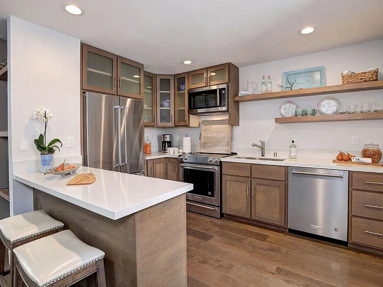 1025 Ocean Avenue — Photo 155
