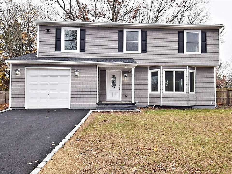 1st image of 10 Longstreet Drive