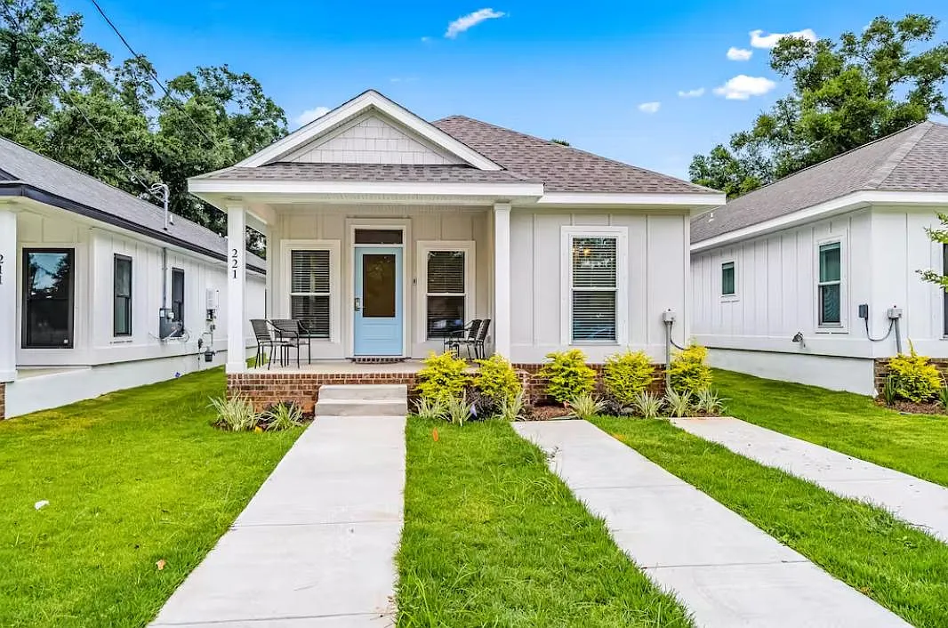 3 bed, 2.5 bath, 1703 sqft, $2,800 — Photo 2