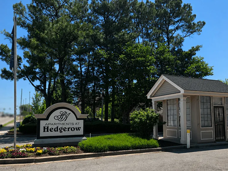 Hedgerow Apartments — Photo 15
