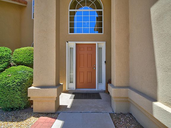 3rd image of 1400 White Rock Pl NE