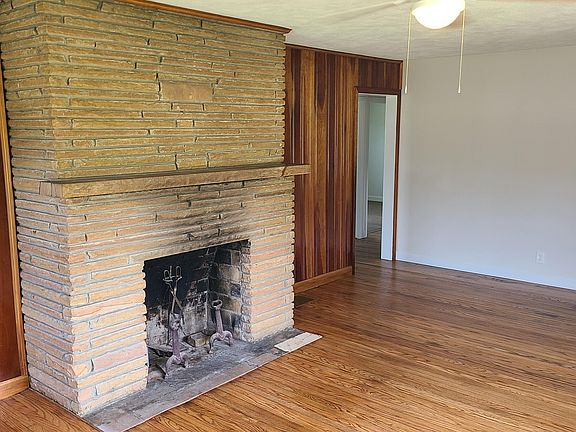 3rd image of 1552 Silver Grove Rd