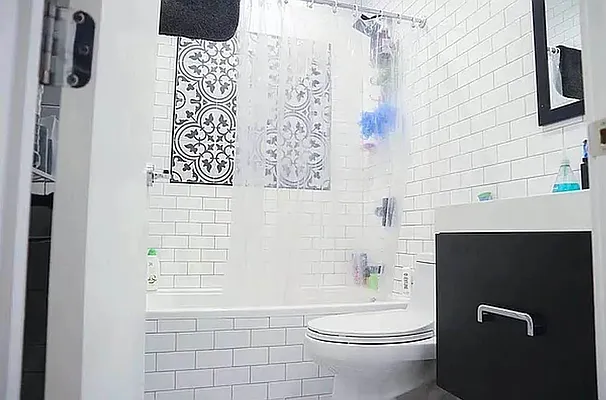 Bathroom, photo 1