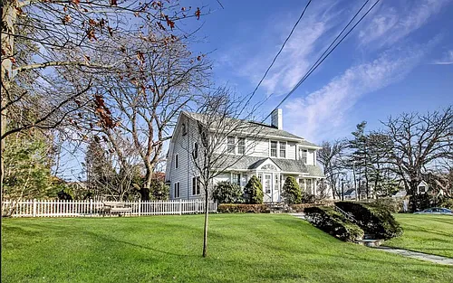 35 Edgewood Rd Photo 1