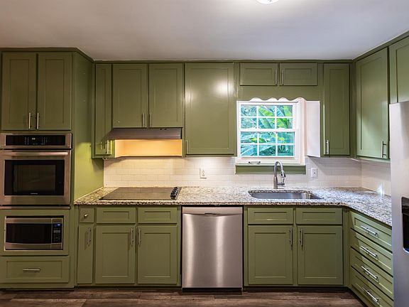 5th image of 1026 Kings Forest Dr