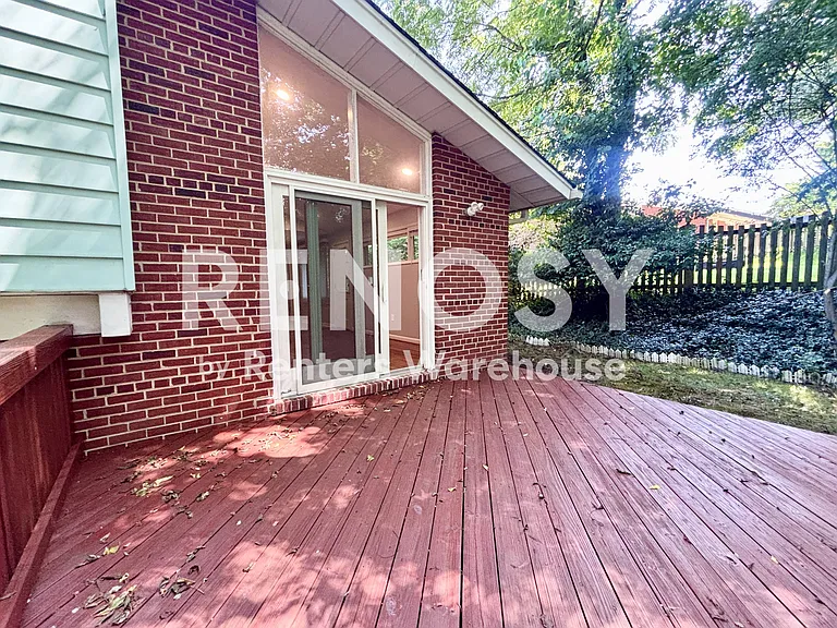 10812 Lombardy Rd — Photo 11