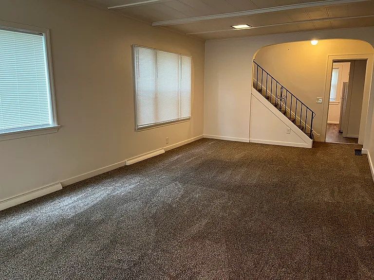 51 Middlesex Rd — Photo 3