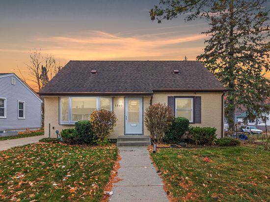 1560 Nebraska Ave E, Saint Paul, MN 55106