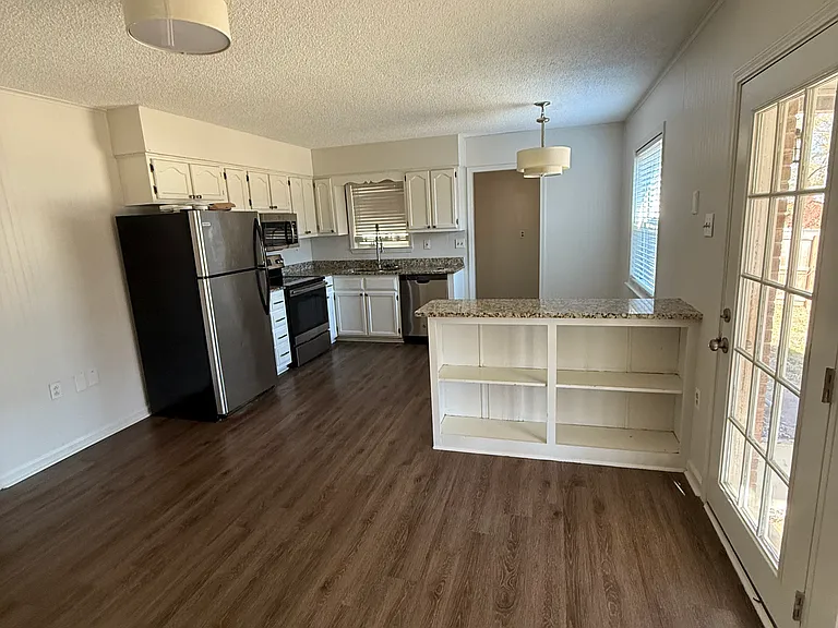 7176 Pam Dr — Photo 5