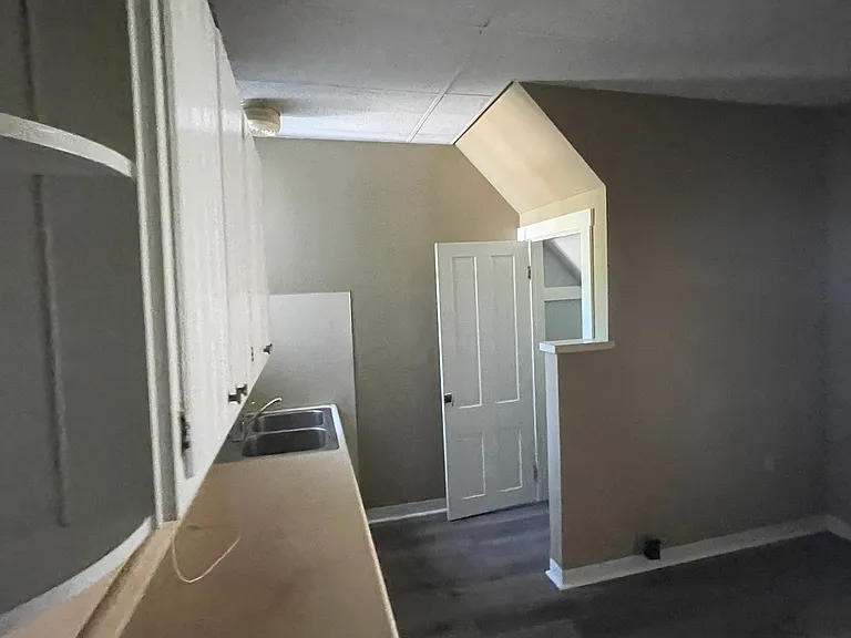 929 N Centre St #2 — Photo 4