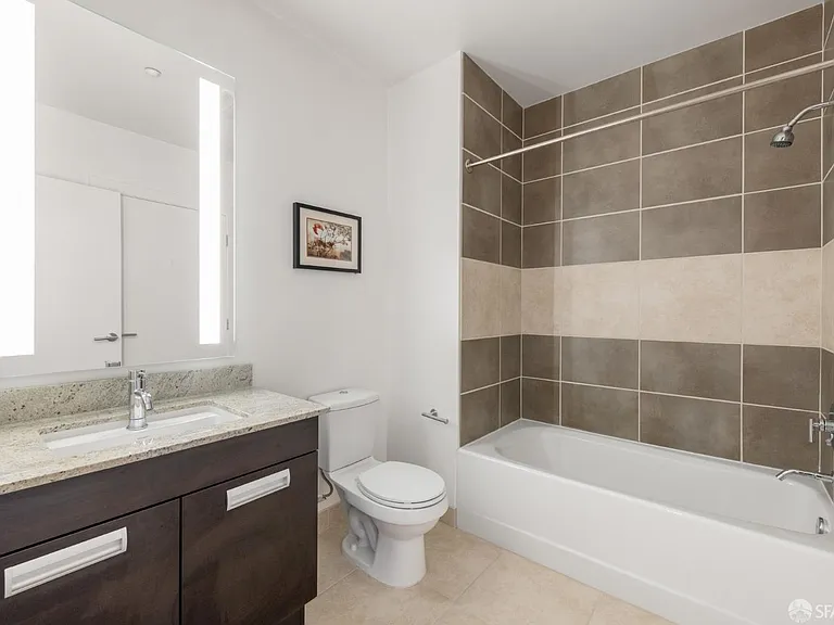 300 Berry St #907 — Photo 17