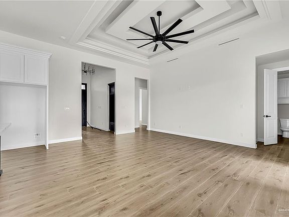4th image of 2613 Ulex Ave