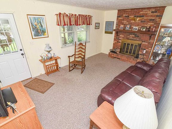 5th image of 3041 Mary Lou Ct