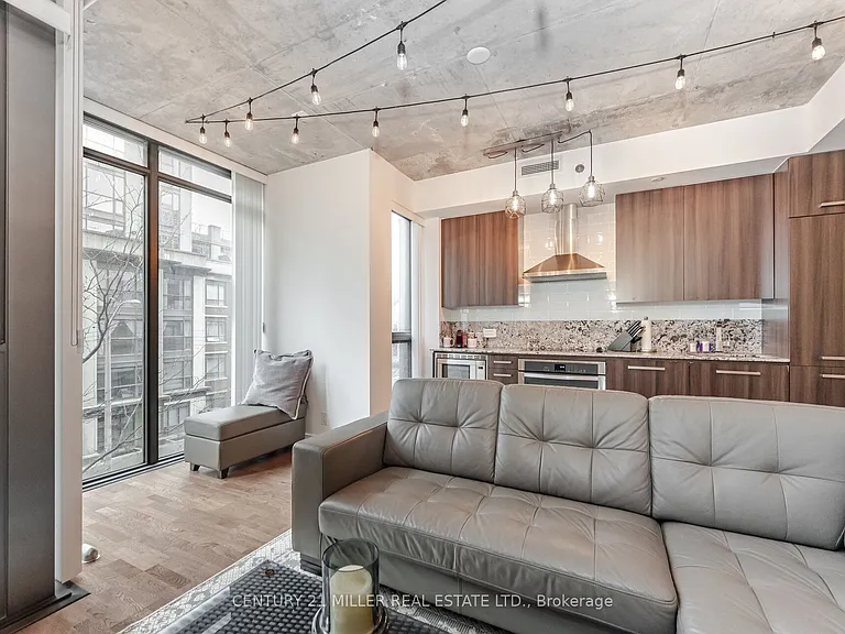 15 Beverley St #301 — Photo 16