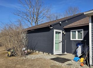 43 Tamarack Dr, Amherst, MA 01002