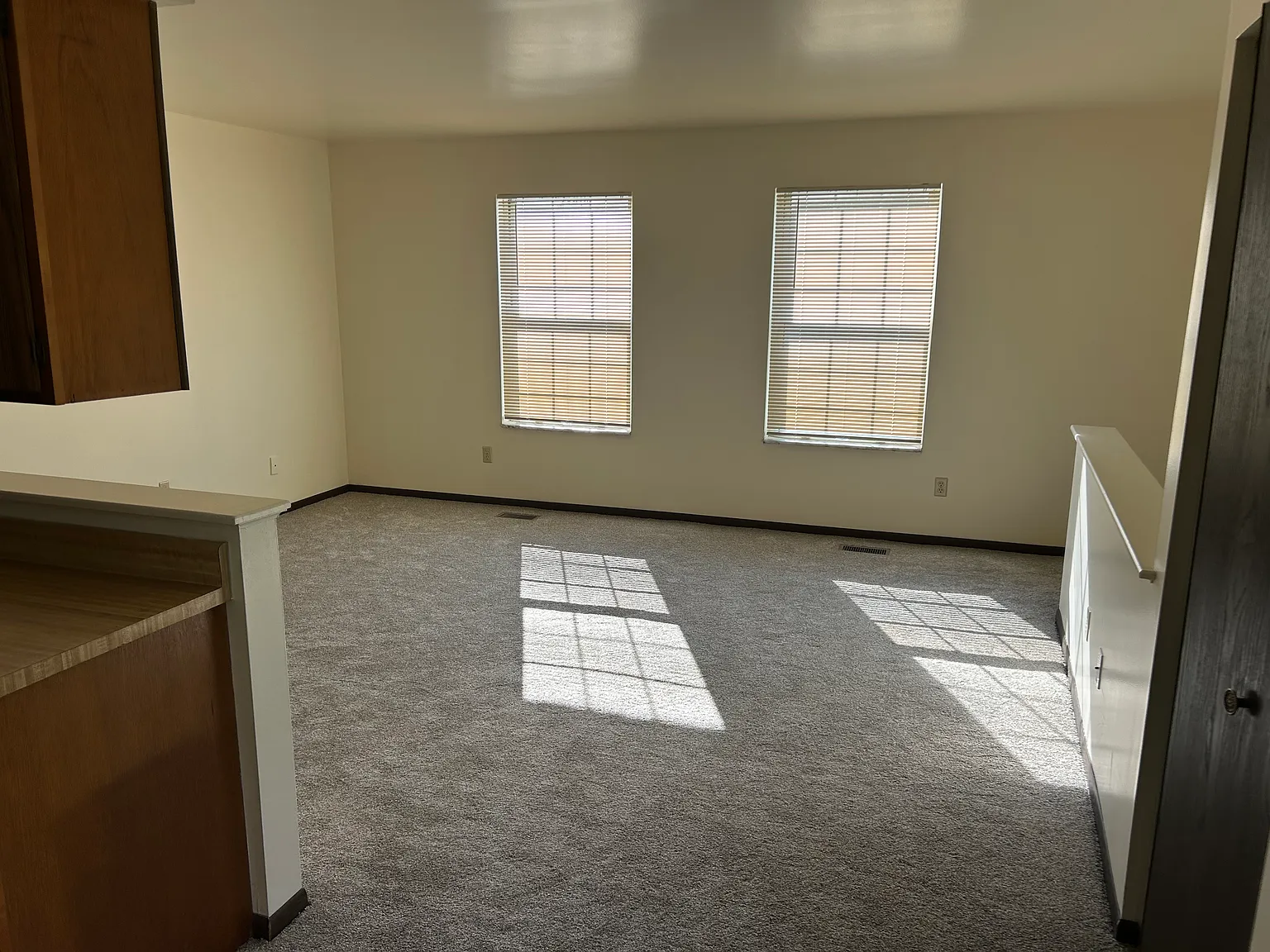 2 bed, 850 sqft, $1,300 — Photo 3