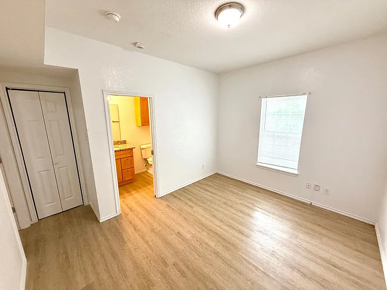 816 Rivas St — Photo 9