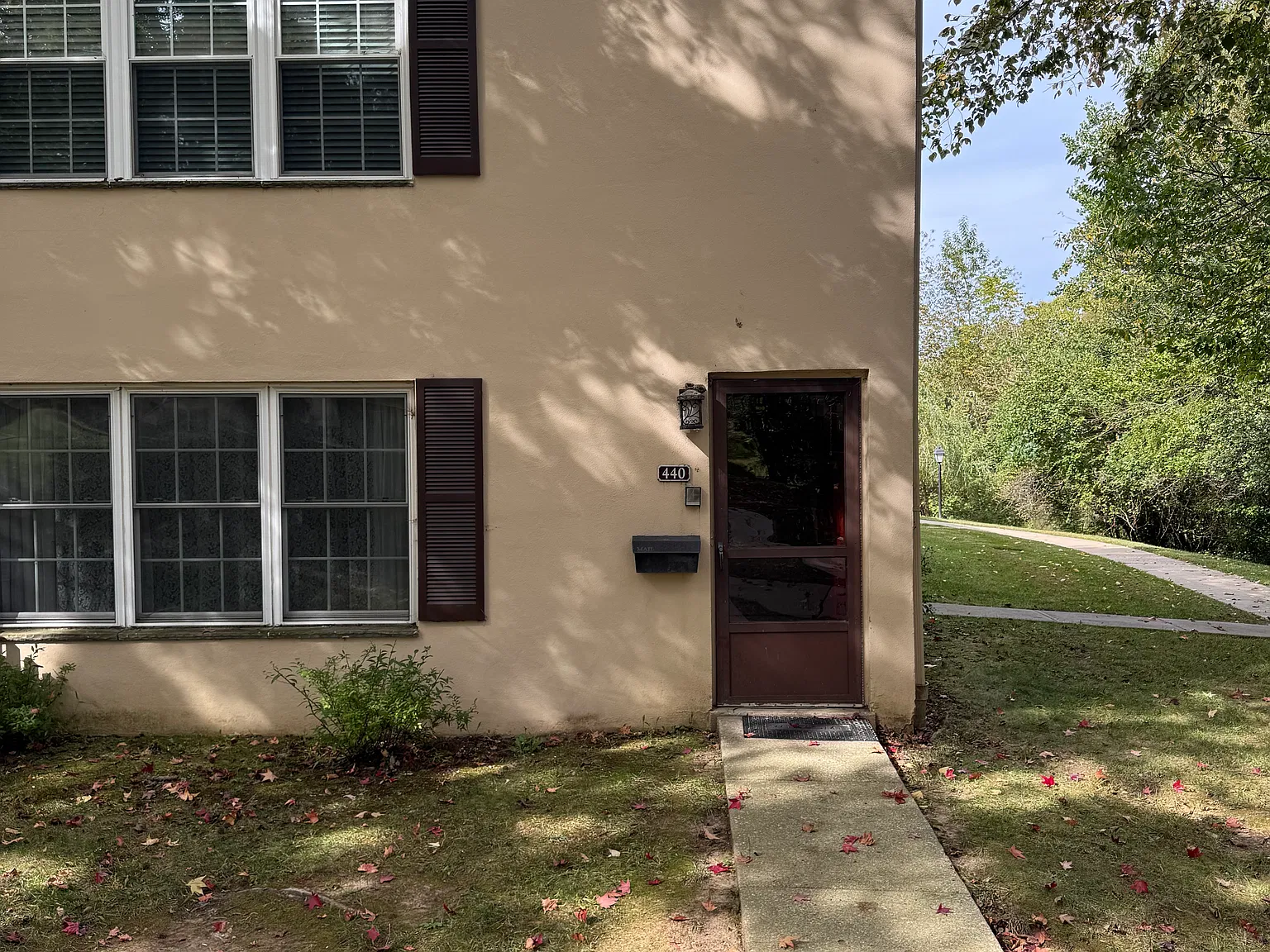 1 bed, 1025 sqft, $1,650 — Photo 2
