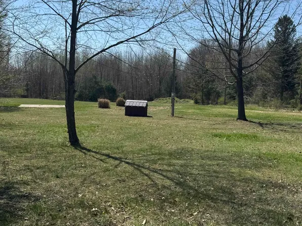 4951 Airstrip Dr, Barryton, MI 49305
