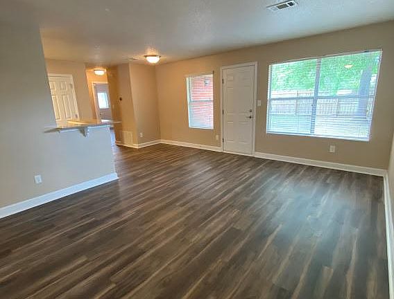 4th image of 52 Skystone Ct