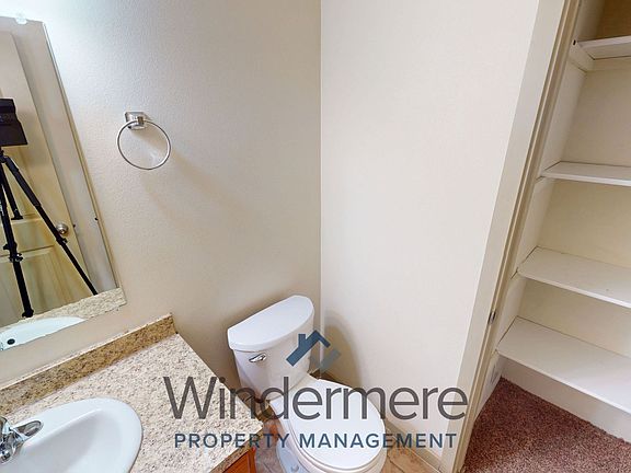 3rd image of 226 E Whitman Dr #2