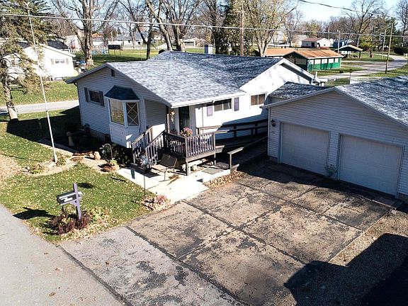 3rd image of 1301 Westwood Dr