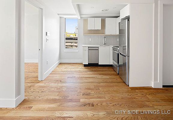 2nd image of 996 Carroll St #3N