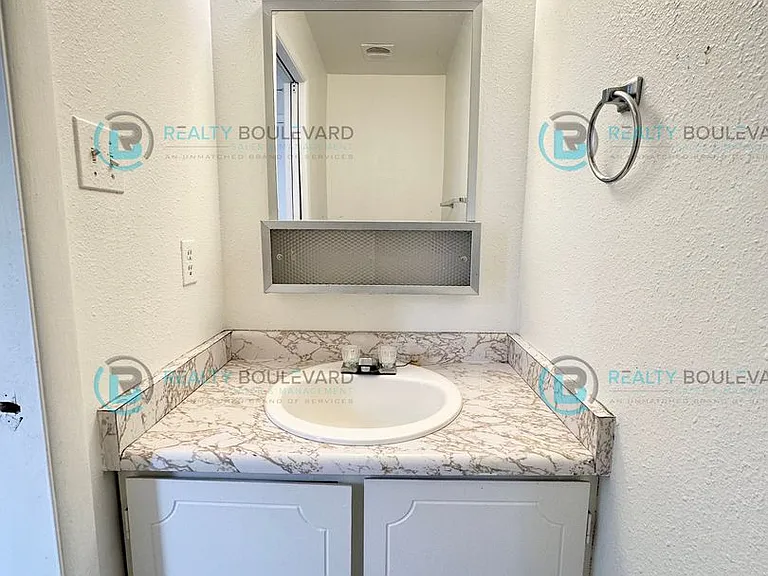 527 Smithridge Park — Photo 17