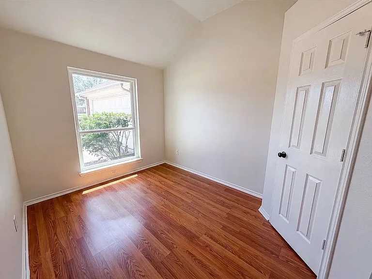 325 Cascade Dr — Photo 13