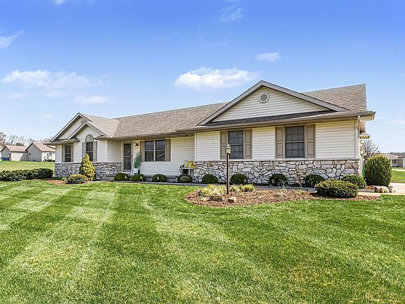 3rd image of 20063 Moonstone Ln
