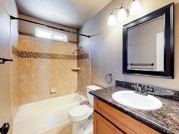 4th image of 3769 Rock Island Dr