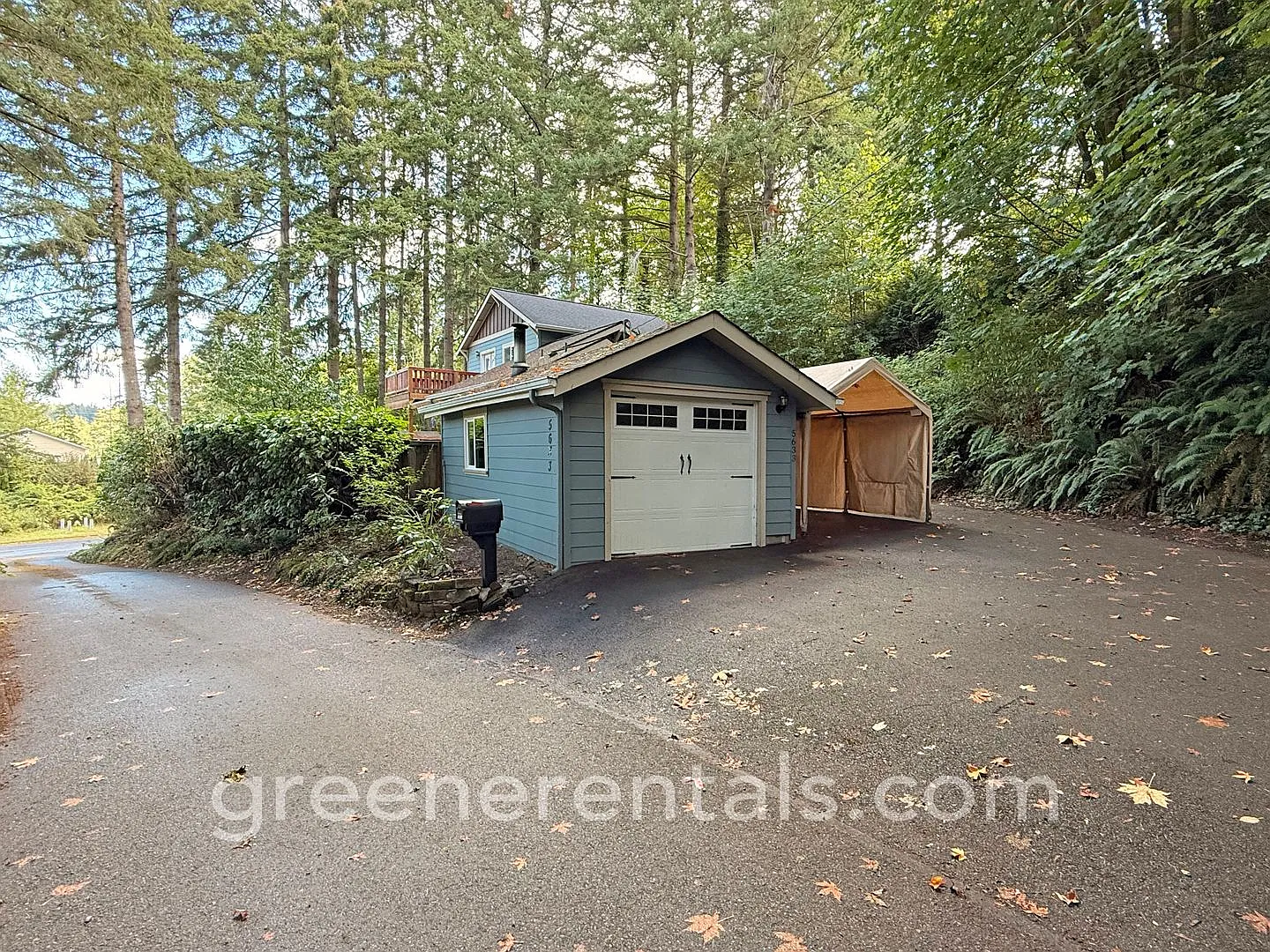 3 BR / 1.75 BA Mud Bay Home in a Private, Peaceful Setting — Photo 2