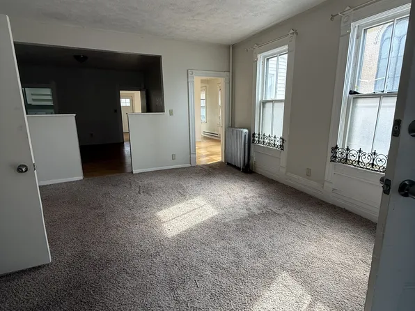 1411 E 33rd St, Cleveland, OH