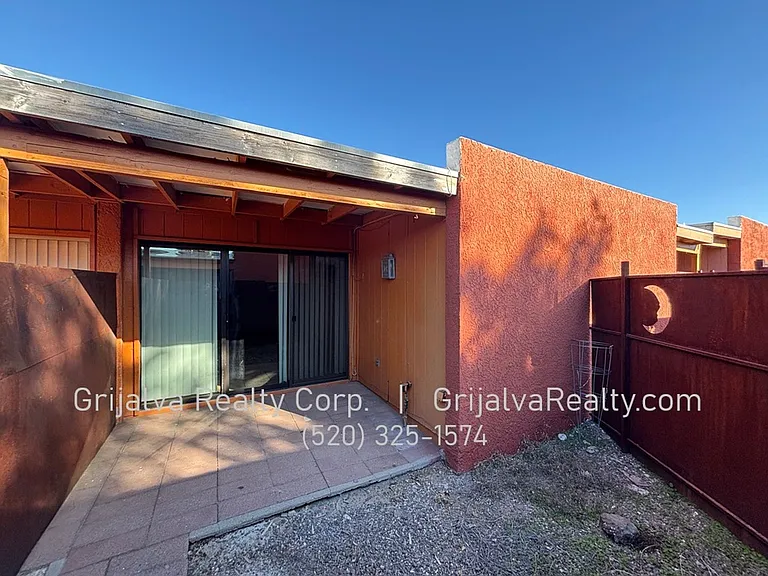 2131 N Margaret Ave — Photo 3