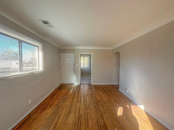 3rd image of 2646 Graceland Dr NE