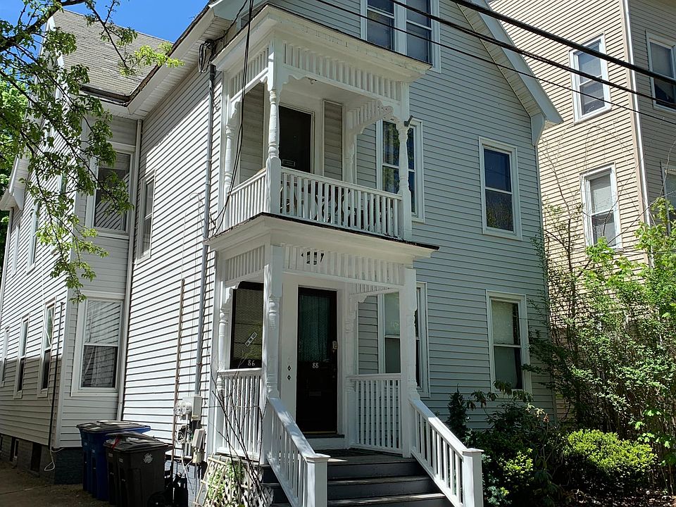 2nd image of 86 Mechanic St #2