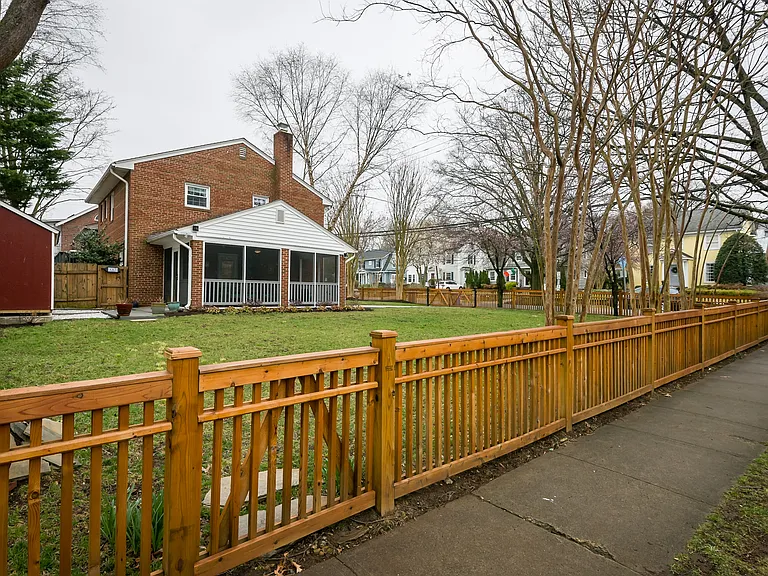 407 Russell Rd — Photo 65
