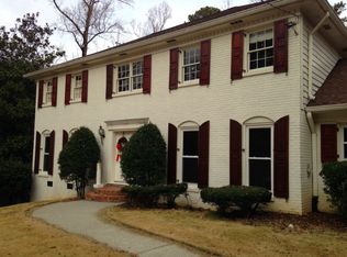 7505 S Spalding Lake Dr, Sandy Springs, GA 30350