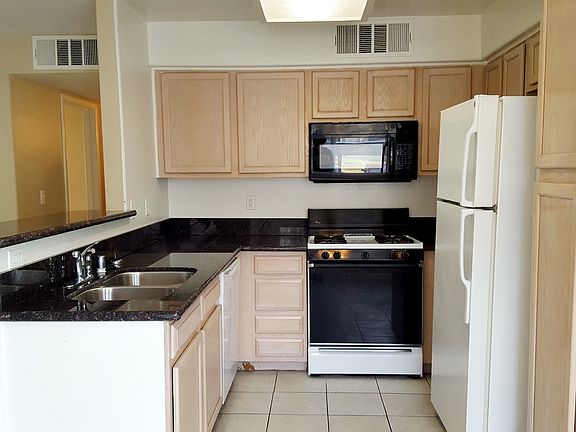 5th image of 3101 Casey Dr Unit 103