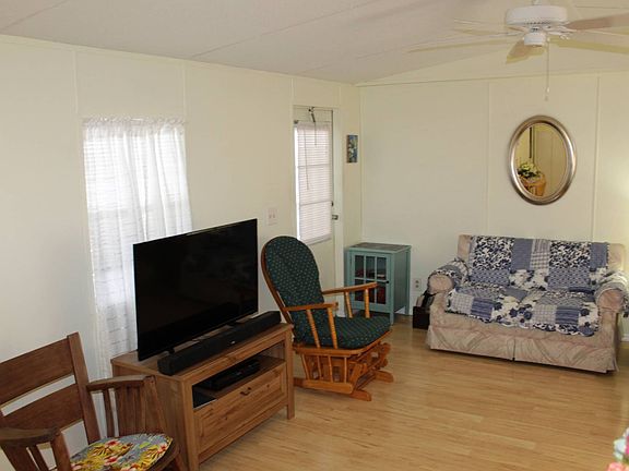 4th image of 37646 Caribbean Dr