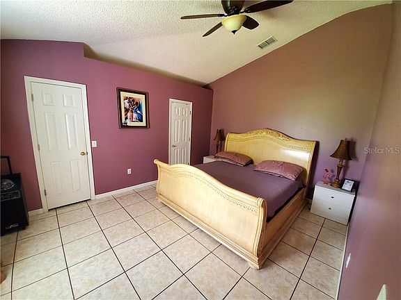 2nd image of 811 Hastin Pl