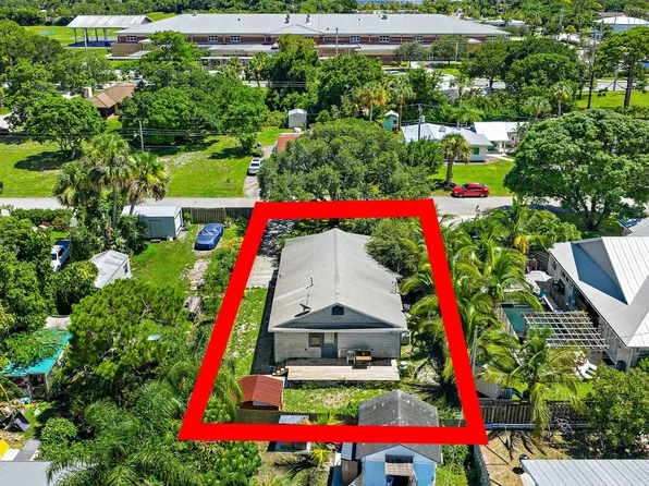 1021 SE Hall Street, Stuart, FL 34996