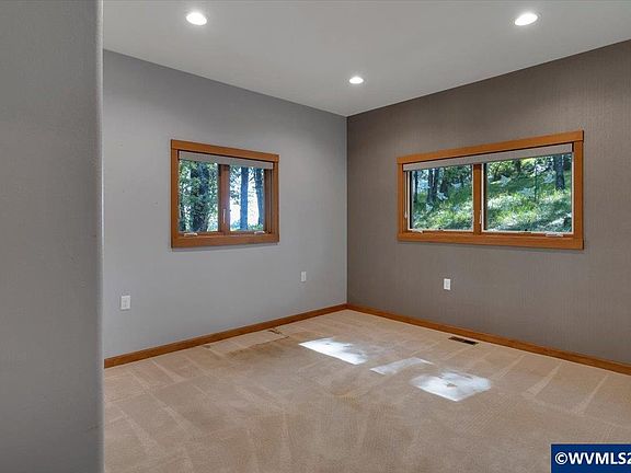 5th image of 15577 Oakdale Rd