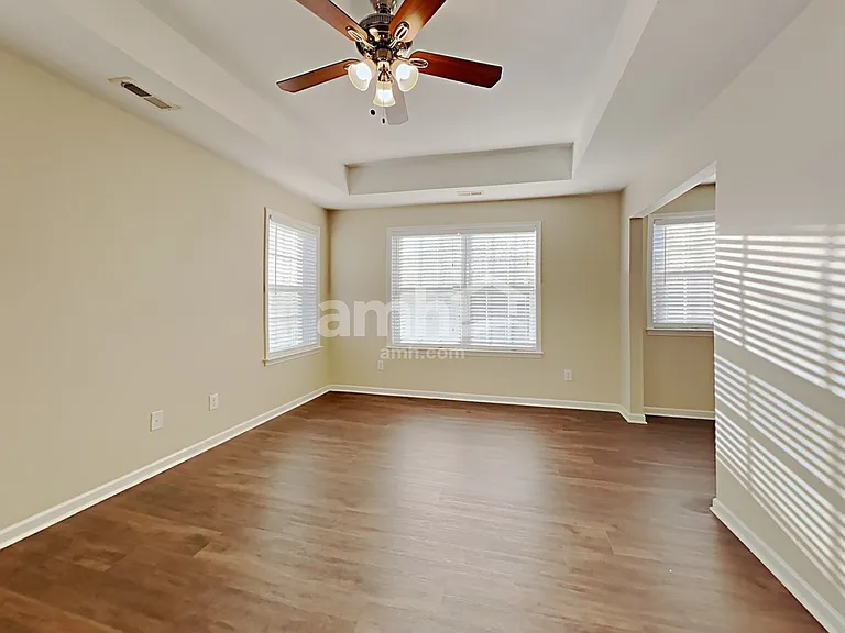 864 Brookdale Ln — Photo 13