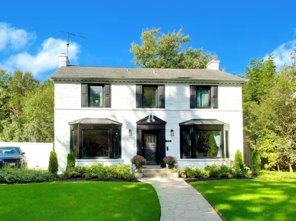 901 Locust Rd, Wilmette, IL 60091