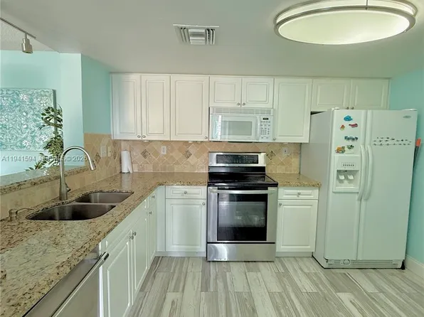 520 SE 5th Ave APT 2512, Fort Lauderdale, FL 33301